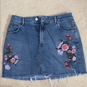 Top Shop - MOTO Embroidered Denim Skirt